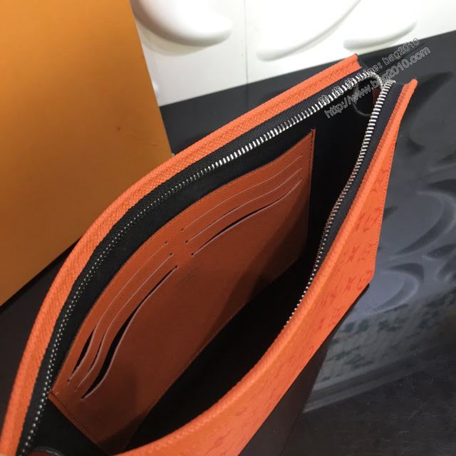 LV包包 LV新款手包 Tagarama系列 Pochette Voyage中號手袋 LV男士手拿包  ydh3760